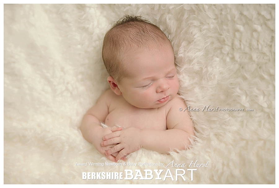 Newborn Photographer in Wokingham https://www.annahurstphotography.com