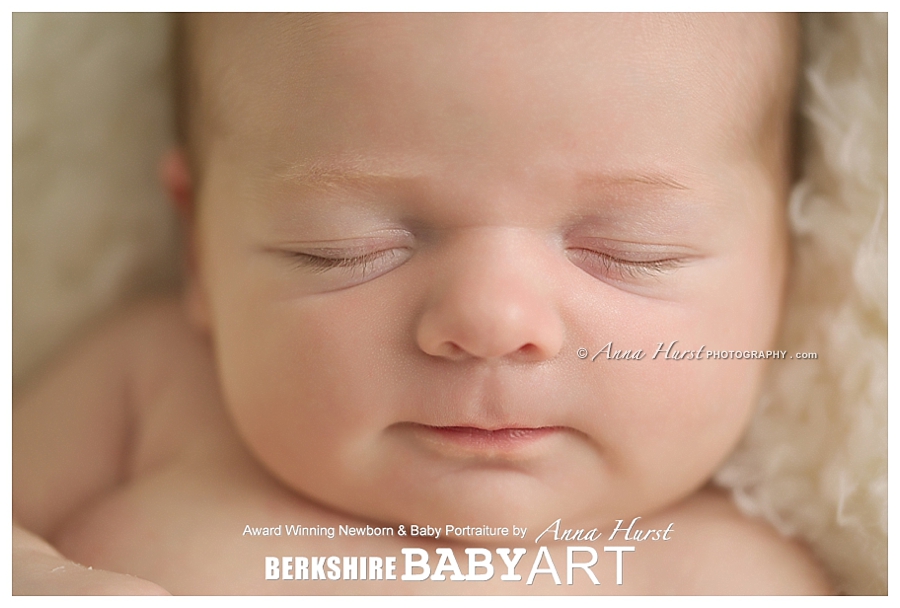 Newborn Photographer in Wokingham https://www.annahurstphotography.com