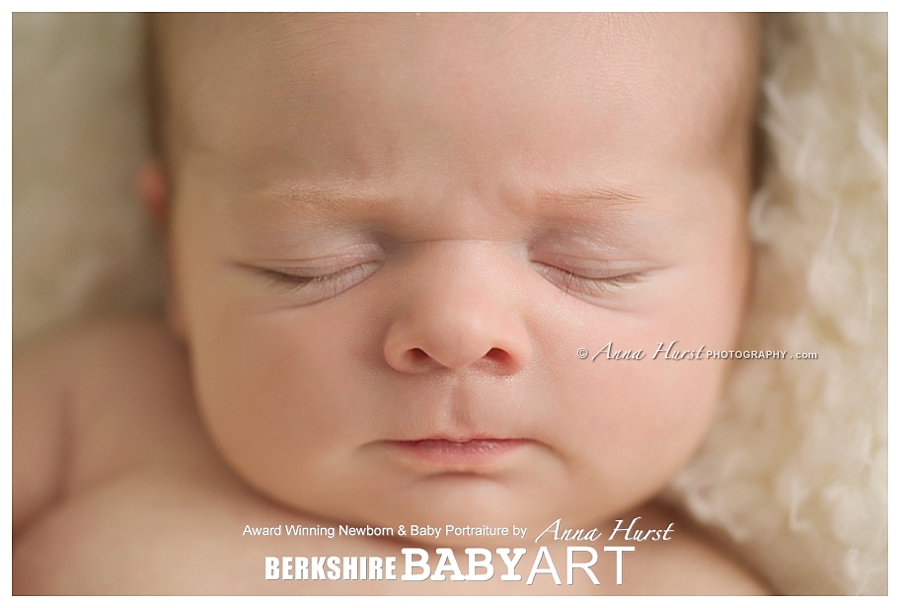 Newborn Photographer in Wokingham https://www.annahurstphotography.com