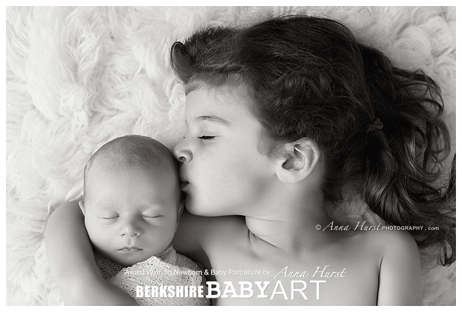 Newborn Photographer in Berkshire | Anna Hurst Photography | Feddy 12 Days Old & sister Susie