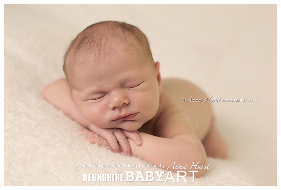 Newborn Photographer in Buckinghamshire https://www.annahurstphotography.com