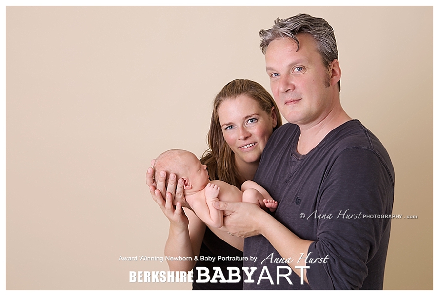 Newborn Baby Photographer Wokingham https://www.annahurstphotography.com