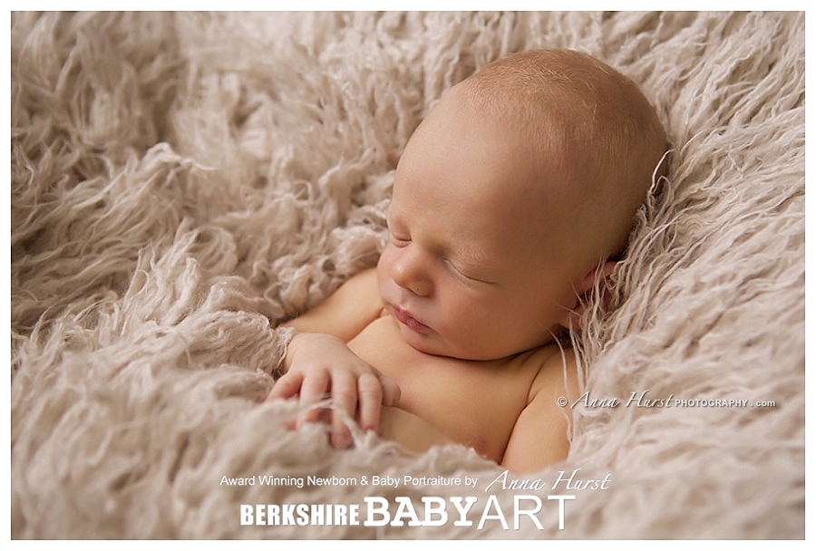 Newborn Baby Photographer Oxfordshire https://www.annahurstphotography.com