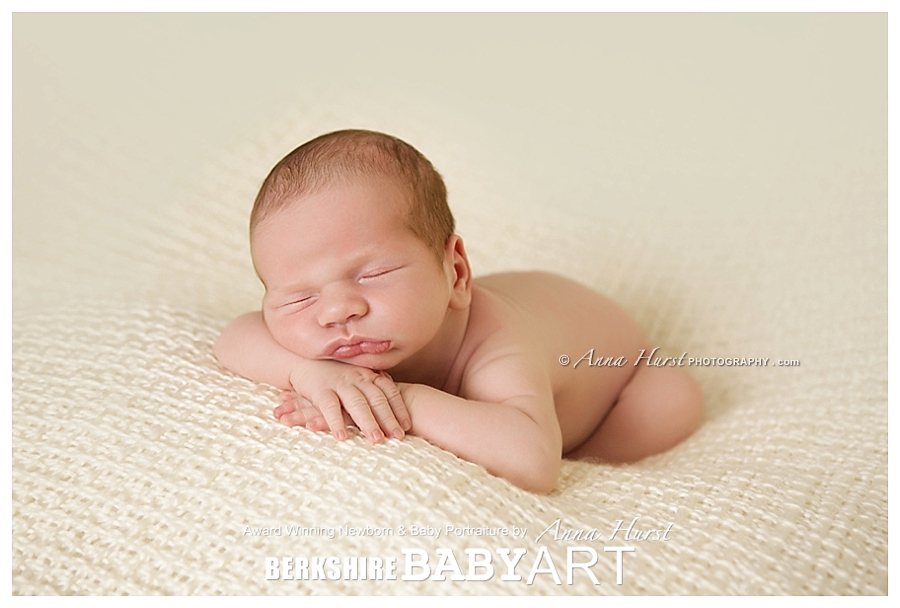 Baby Photographer Crowthorne https://www.annahurstphotography.com