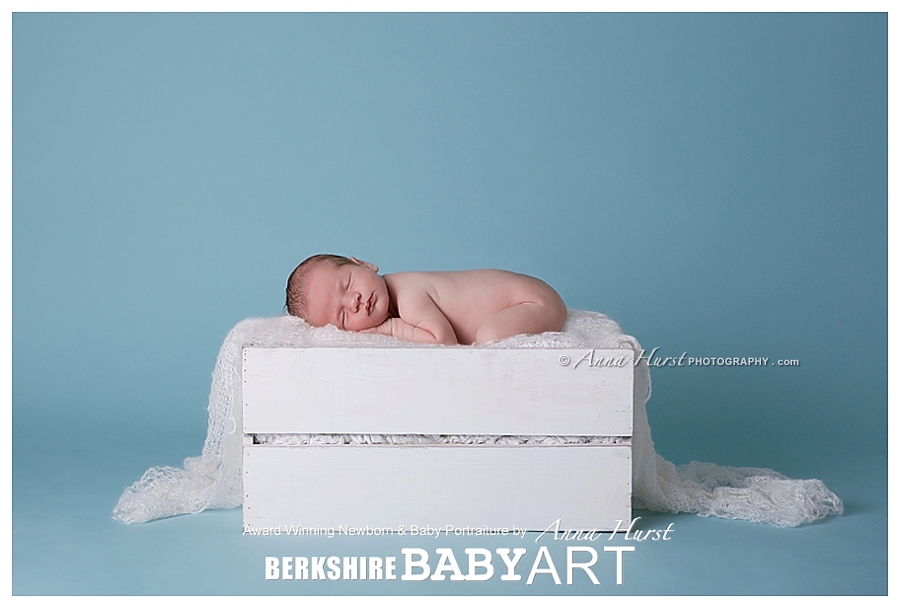 Baby Photographer Crowthorne https://www.annahurstphotography.com