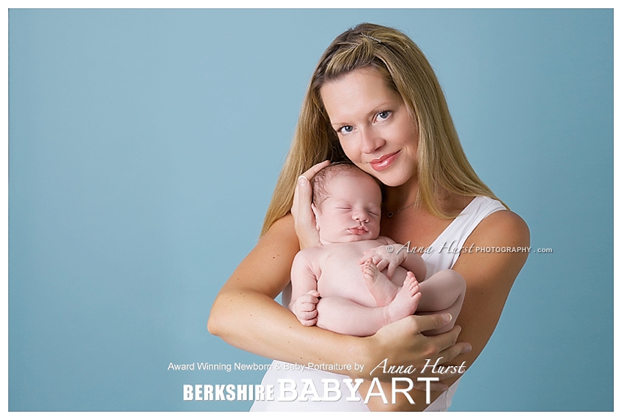 Baby Photographer in Bracknell https://www.annahurstphotography.com