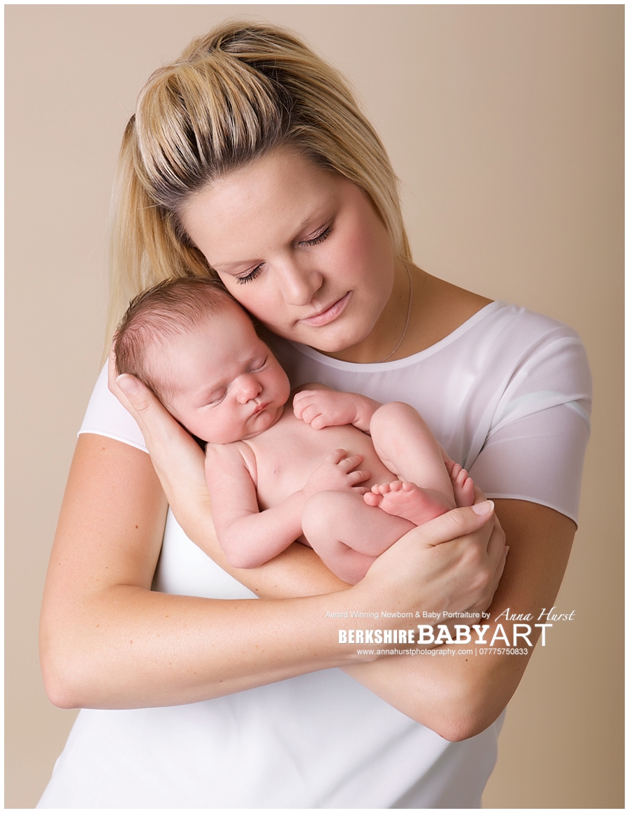 Reading Berkshire Newborn Photographer https://www.annahurstphotography.com