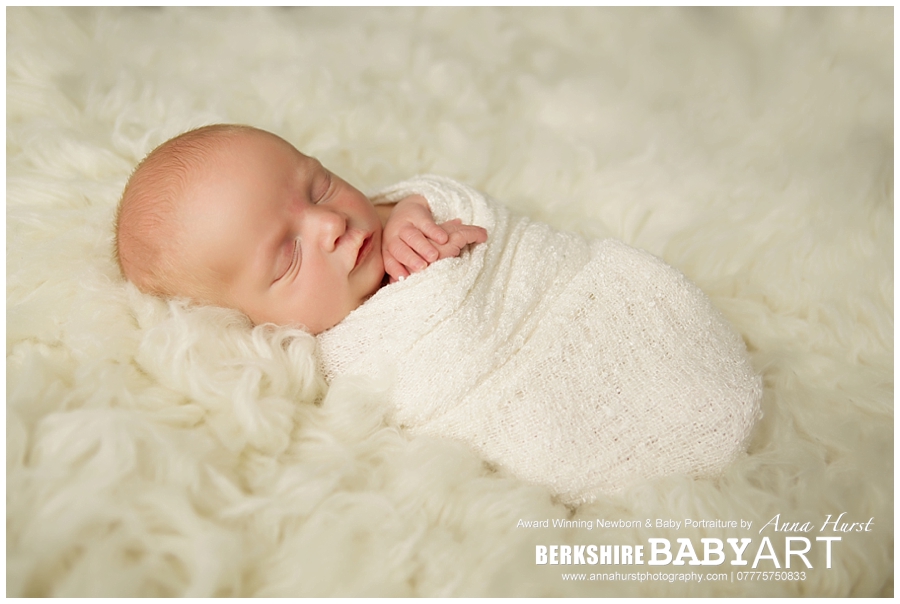 Buckinghamshire Newborn Photography https://www.annahurstphotography.com