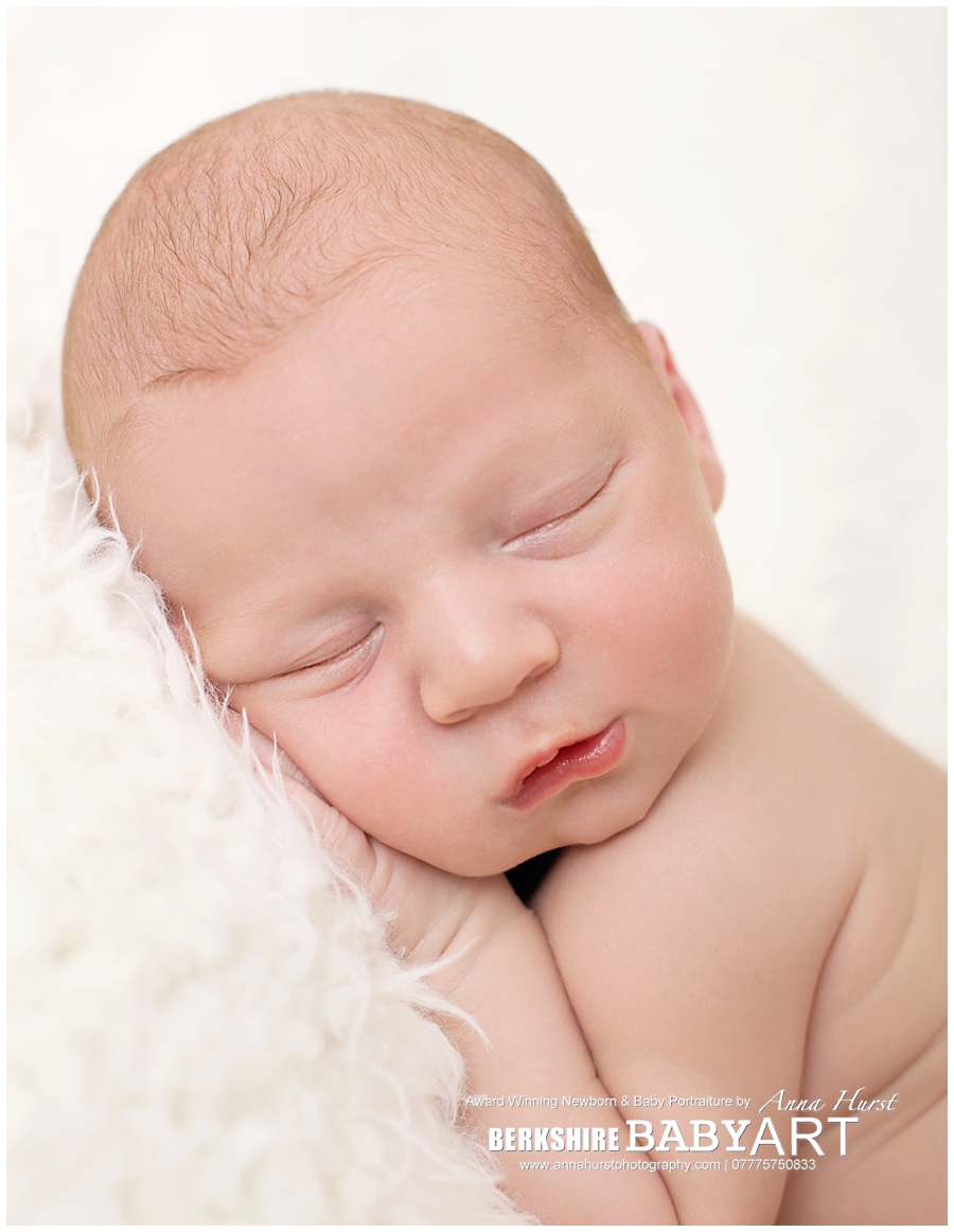 Woodley Newborn Photographer | https://www.annahurstphotography.com