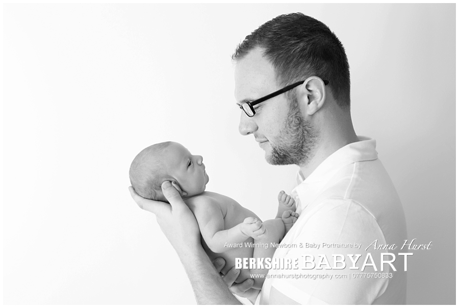 Newborn Baby Photographer Woodley Berkshire | https://www.annahurstphotography.com