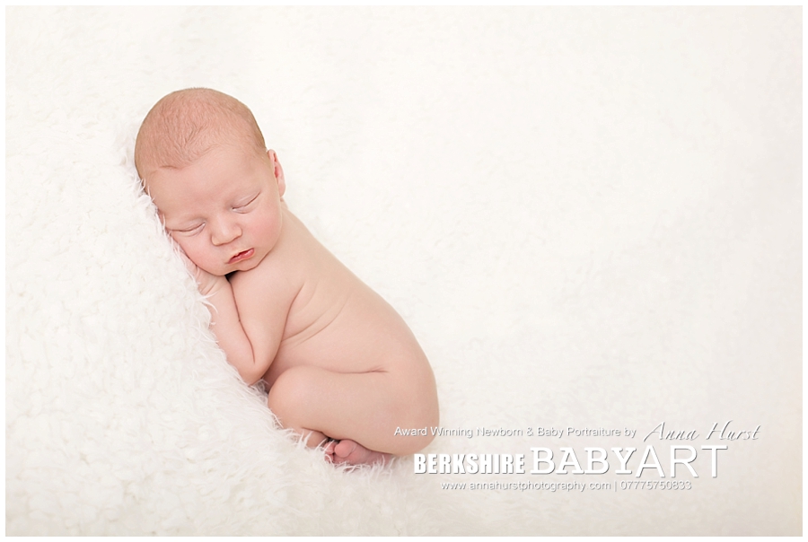 Woodley Newborn Photographer | https://www.annahurstphotography.com