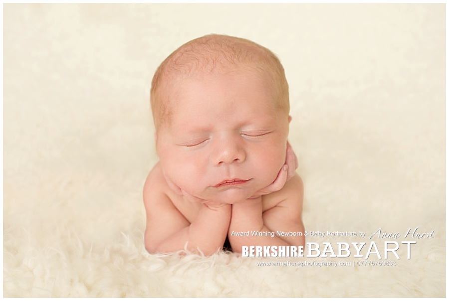 Bracknell Berkshire Newborn Baby Photographer https://www.annahurstphotography.com