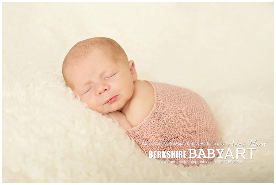 Bracknell Berkshire Newborn Baby Photographer https://www.annahurstphotography.com