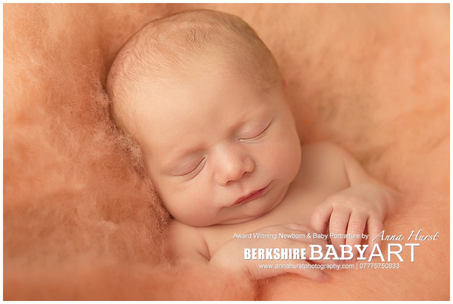 Bracknell Berkshire Newborn Baby Photographer https://www.annahurstphotography.com