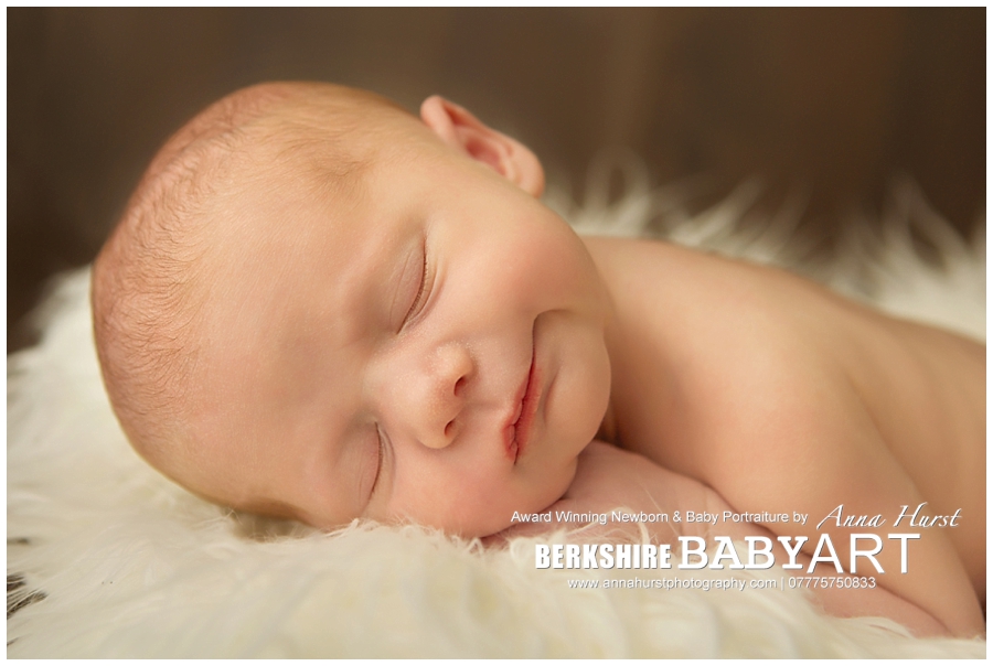 Bracknell Berkshire Newborn Baby Photographer https://www.annahurstphotography.com