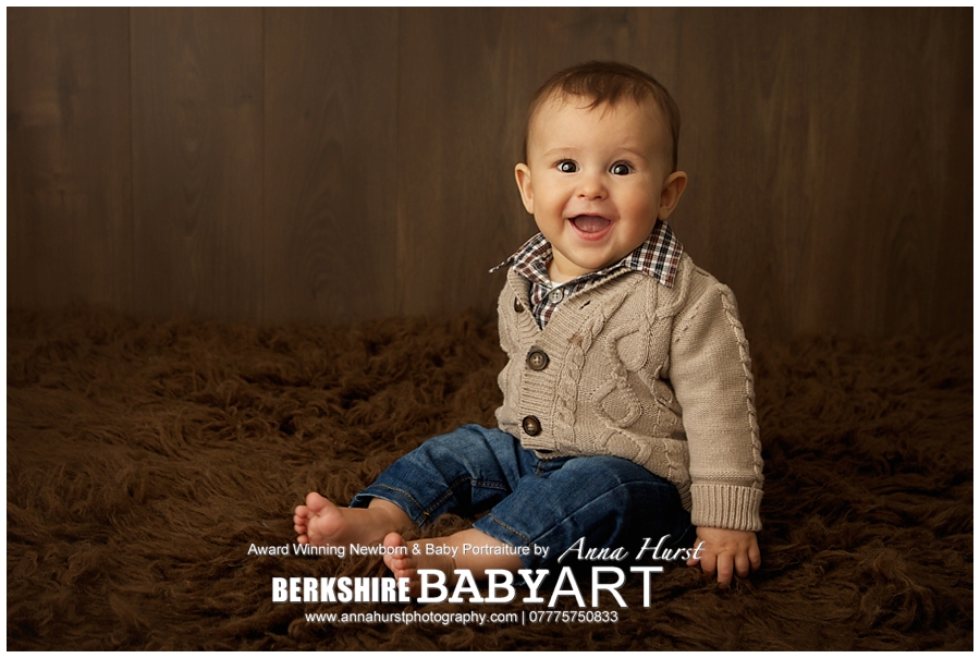 Bracknell Berkshire Baby Photographer https://www.annahurstphotography.com