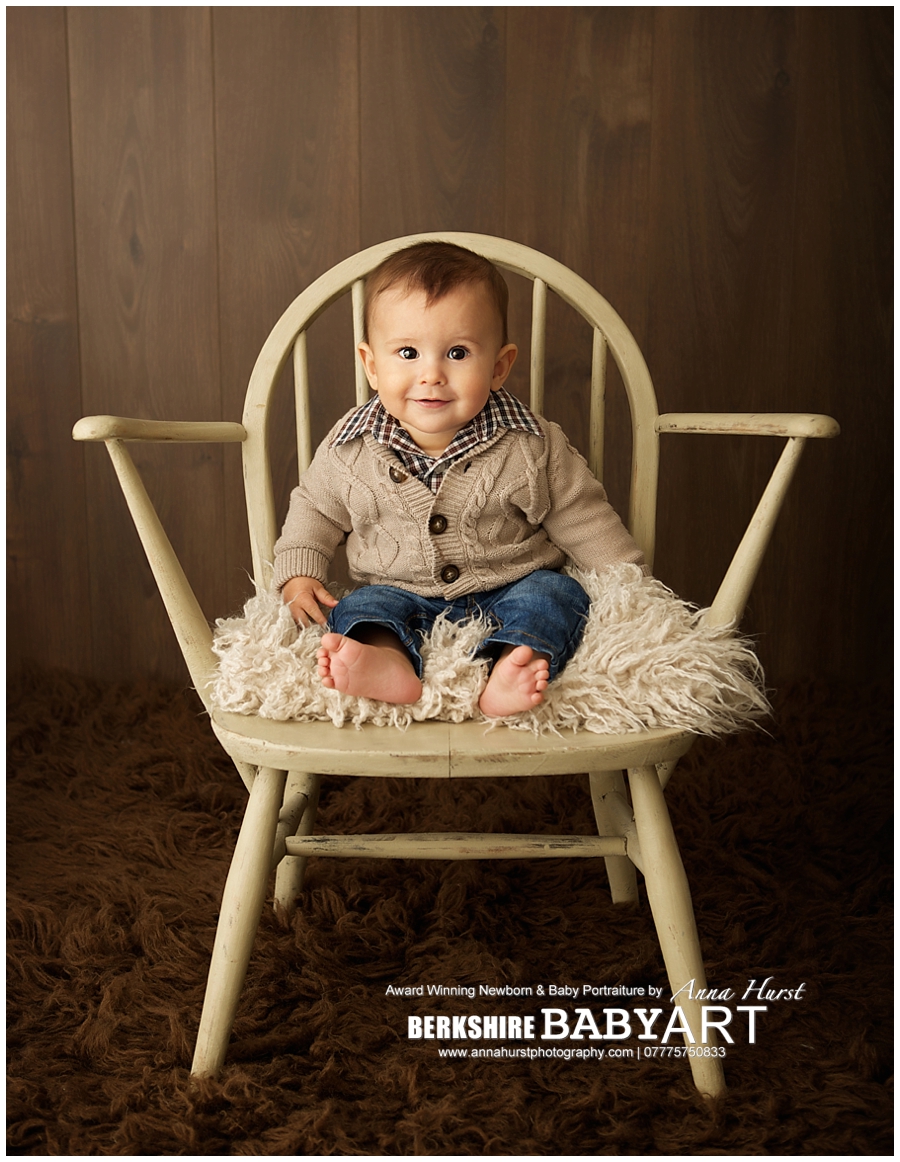 Bracknell Berkshire Baby Photographer https://www.annahurstphotography.com