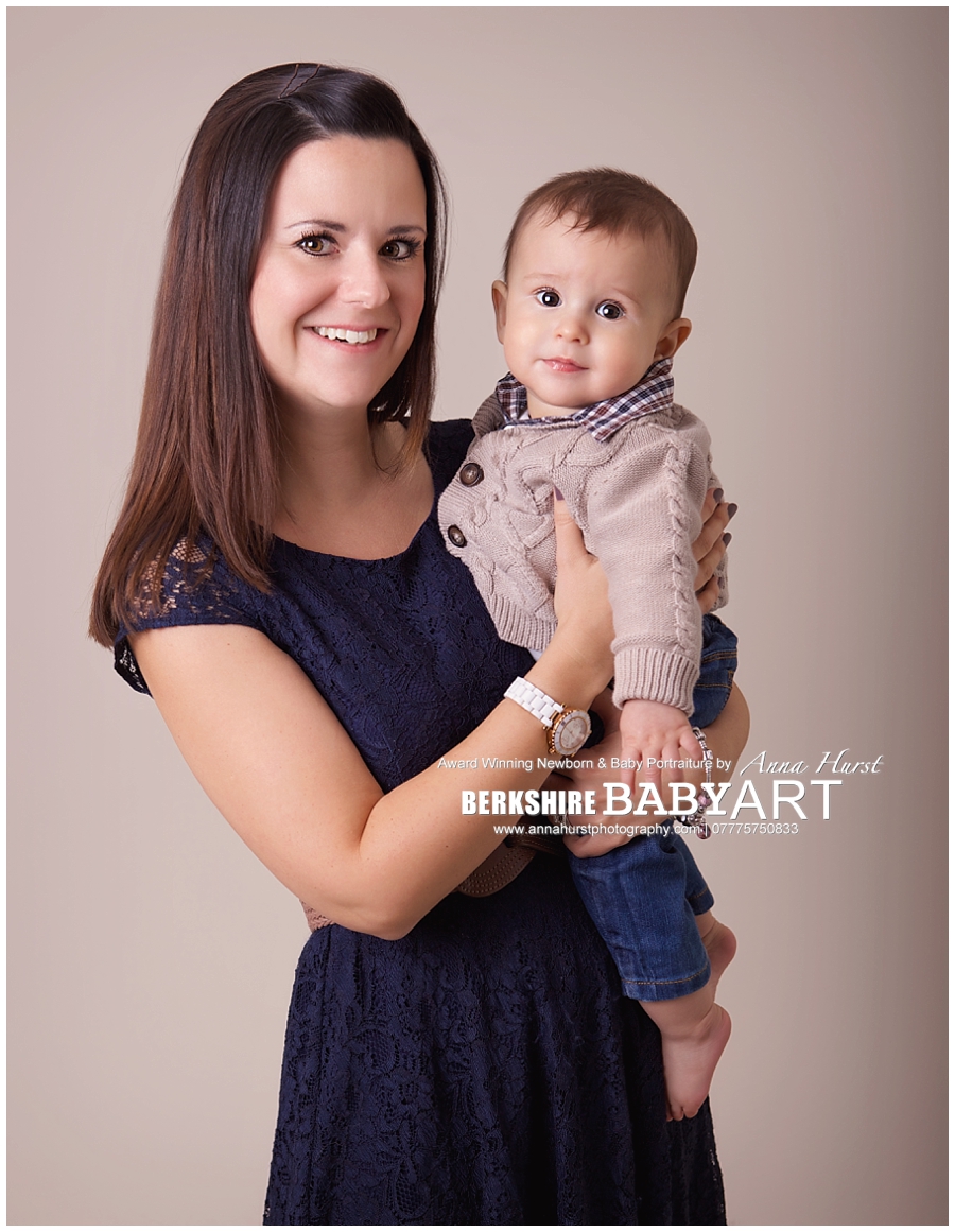 Binfield Baby Photographer https://www.annahurstphotography.com