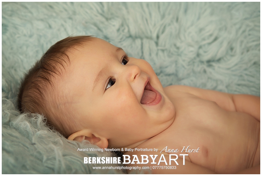 Bracknell Berkshire Baby Photographer https://www.annahurstphotography.com