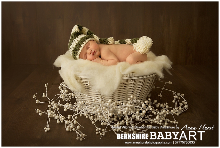 Wokingham Berkshire Newborn Baby Photographer https://www.annahurstphotography.com