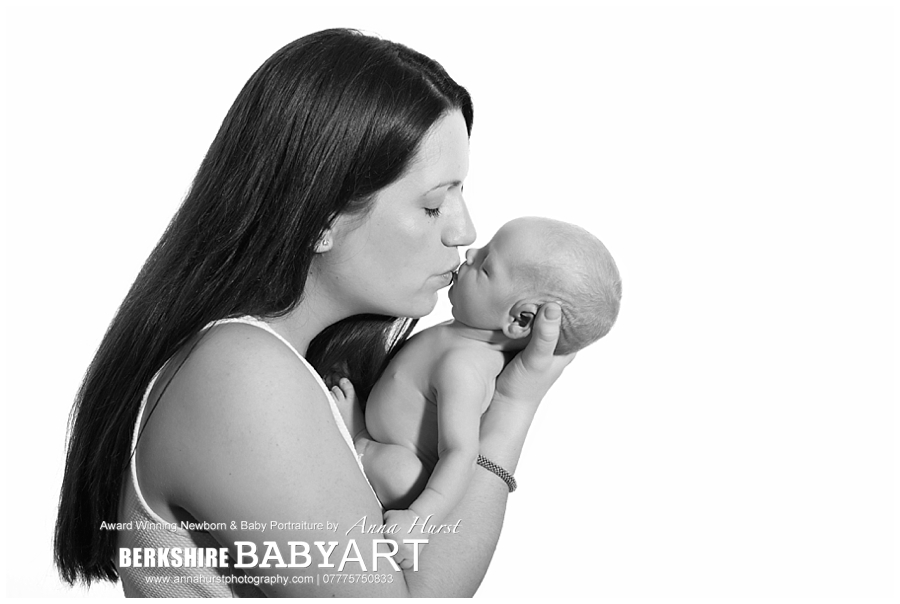 Surrey Berkshire Newborn Baby Photographer https://www.annahurstphotography.com