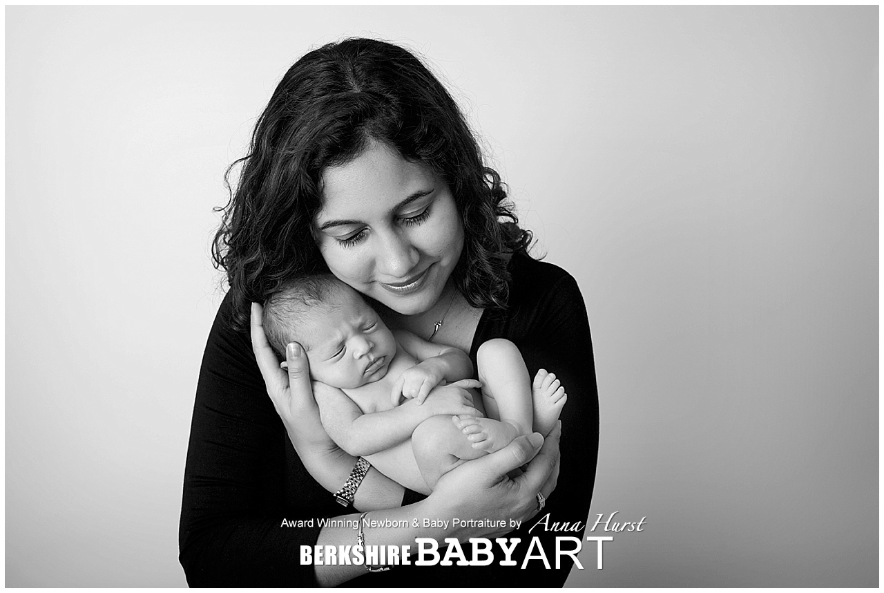 Bracknell Newborn Baby Photographer https://annahurstphotography.com