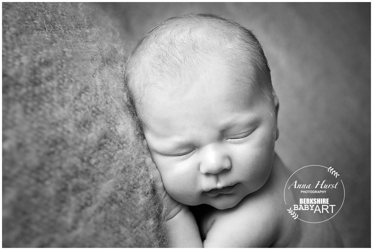 Wokingham Newborn Photographer https://www.annahurstphotography.com