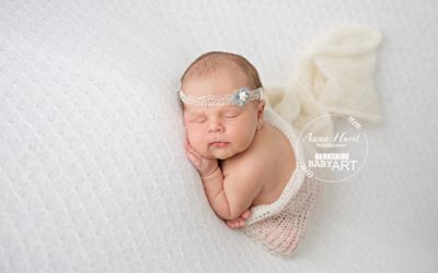 Twyford Newborn Photographer | Lillian 8 Days Old
